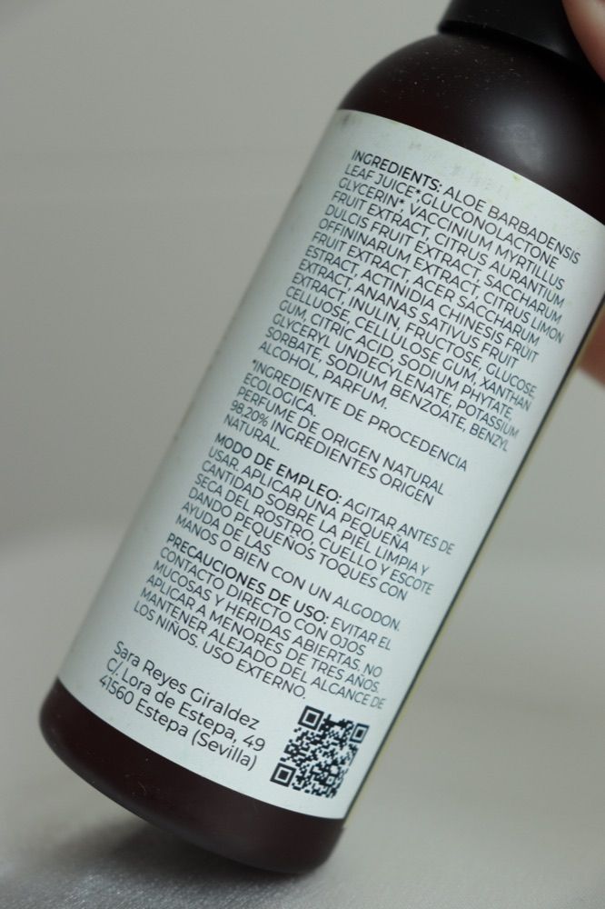 Reverso de la loción equilibrante Perfect Skin de JICALAB con los ingredientes
